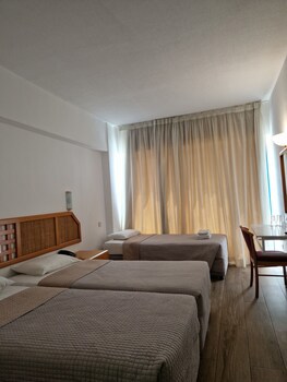 Navarria Hotel