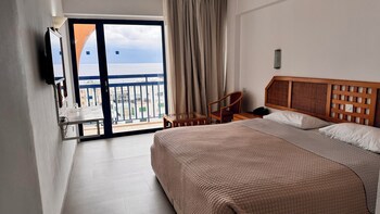 Navarria Hotel