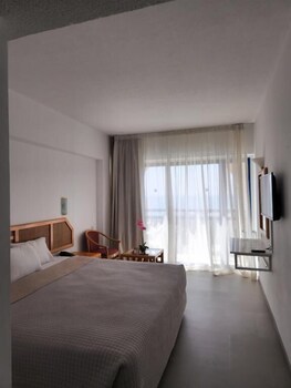 Navarria Hotel