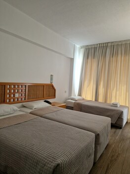 Navarria Hotel