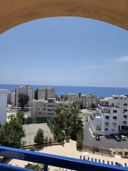 Navarria Hotel