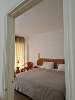 Navarria Hotel