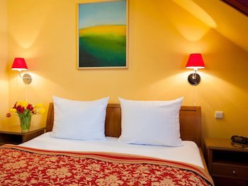 Cloister Inn