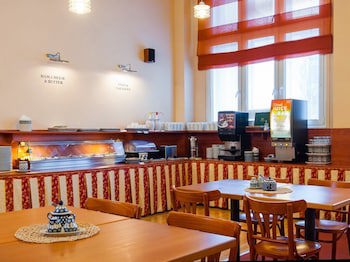 Cloister Inn