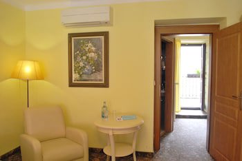 Hotel Metamorphis