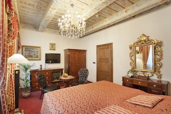 Hotel U Zlateho Stromu Prague by BHG galeri fotoğrafı