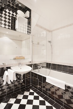 Hotel U Zlateho Stromu Prague by BHG galeri fotoğrafı