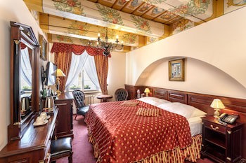 Hotel U Zlateho Stromu Prague by BHG galeri fotoğrafı
