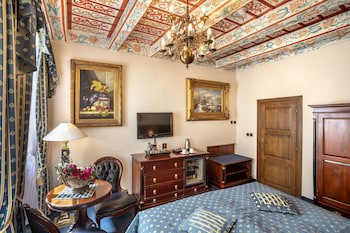 Hotel U Zlateho Stromu Prague by BHG galeri fotoğrafı