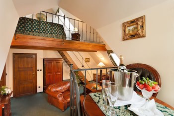 Hotel U Zlateho Stromu Prague by BHG galeri fotoğrafı