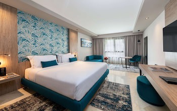 Golden Tulip El Mechtel