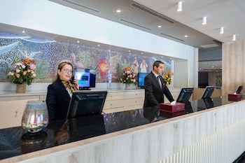Golden Tulip El Mechtel
