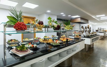 Golden Tulip El Mechtel