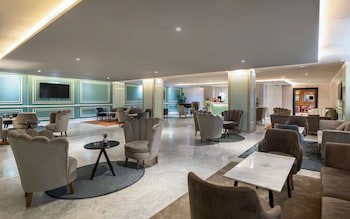 Golden Tulip El Mechtel