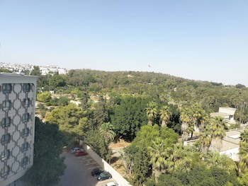 Golden Tulip El Mechtel