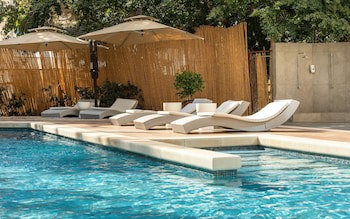 Golden Tulip El Mechtel