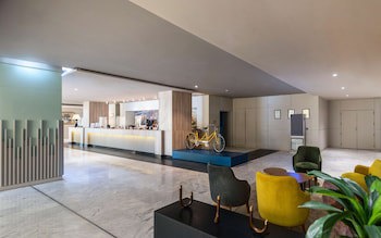 Golden Tulip El Mechtel