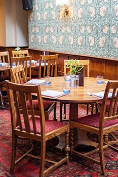 Red Lion Hotel, Hillingdon