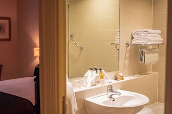Red Lion Hotel, Hillingdon