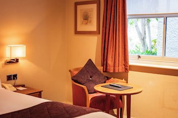 Red Lion Hotel, Hillingdon