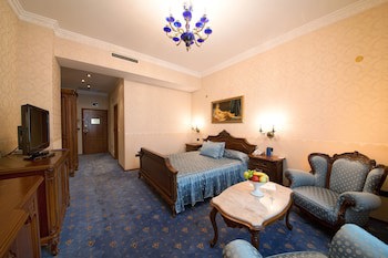 Grand Hotel London