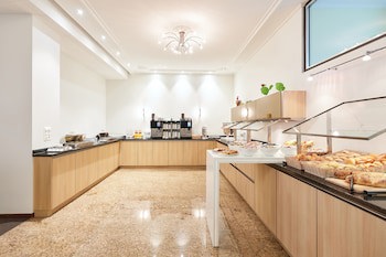 Central City Hotel Rochat
