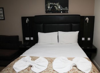 Ascot Hyde Park Hotel