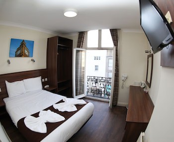 Ascot Hyde Park Hotel