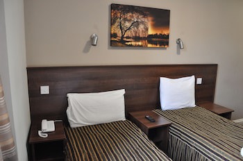 Ascot Hyde Park Hotel