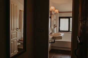 Hotel Posada De Valdezufre