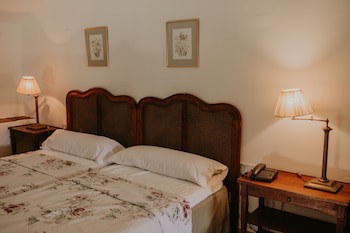 Hotel Posada De Valdezufre