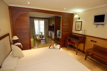 Paradise Park Fun Lifestyle Hotel