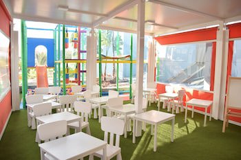 Paradise Park Fun Lifestyle Hotel