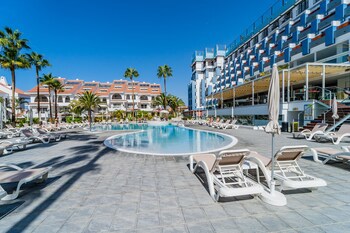 Paradise Park Fun Lifestyle Hotel