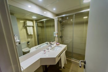 Paradise Park Fun Lifestyle Hotel