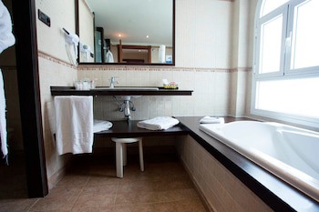 Paradise Park Fun Lifestyle Hotel