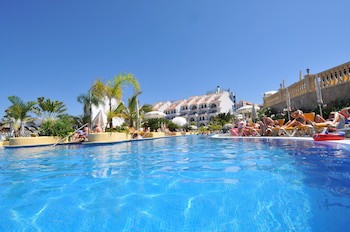 Paradise Park Fun Lifestyle Hotel