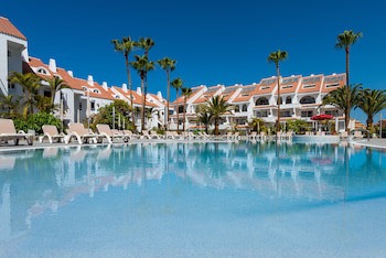 Paradise Park Fun Lifestyle Hotel