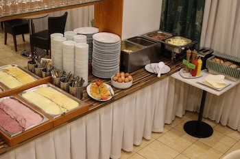 Gallery Hotel Sis