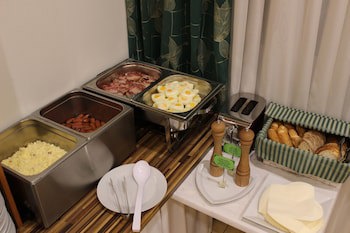 Gallery Hotel Sis