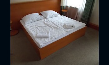 Gallery Hotel Sis