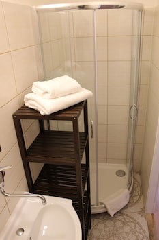 Gallery Hotel Sis