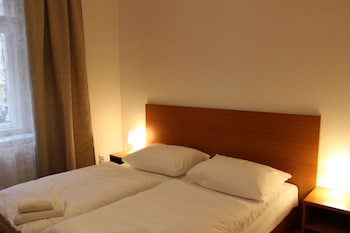 Gallery Hotel Sis