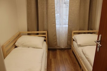 Gallery Hotel Sis