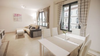 Atarazanas Malaga Boutique Hotel