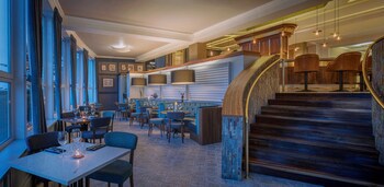 Garryvoe Hotel