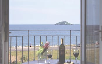 Garryvoe Hotel