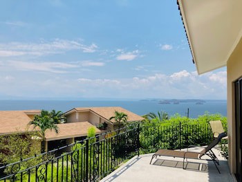 Bahia Pez Vela Resort