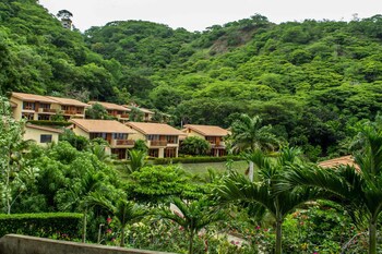 Bahia Pez Vela Resort