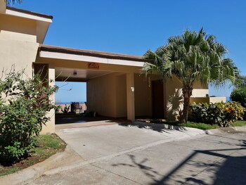 Bahia Pez Vela Resort